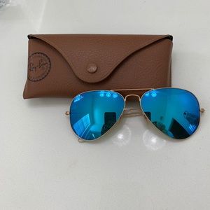 Blue Mirrored Ray Ban Aviator
